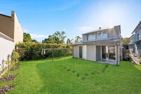 Modern Self-contained Studio At Crows Nest - Tourism Canberra 0