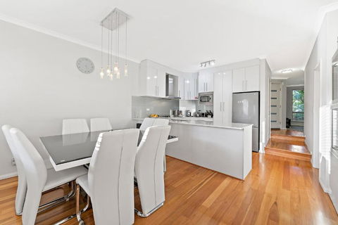 Modern Scarborough Townhouse - Tourism Canberra 0