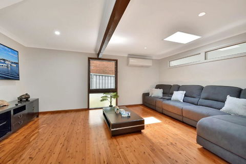 NEW PropertyBreezy Bayside Haven At Brightwaters - Tourism Canberra 2