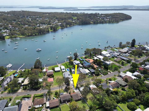 NEW PropertyBreezy Bayside Haven At Brightwaters - Tourism Canberra 0