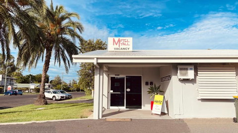Motel Myall - Tourism Canberra 3