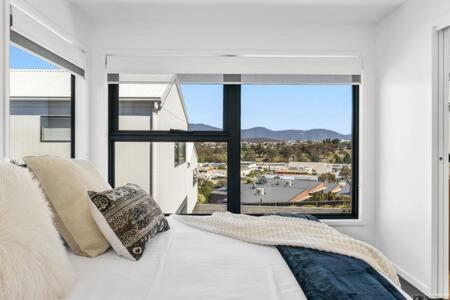 Mountain View Villa-close To Shops-10min To CBD - Tourism Canberra 2