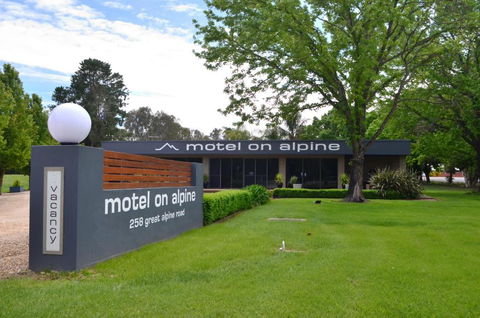 Myrtleford Motel On Alpine - Tourism Canberra 0