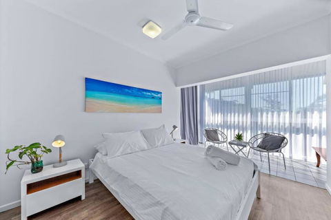 NEW! 2BR Whitsundays Oasis W/ Ocean Views - Tourism Canberra 1