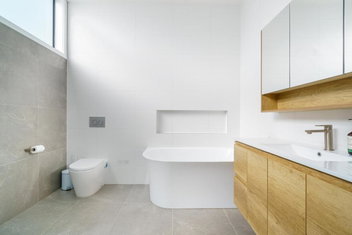 New 4 Bedroom City Home With Tesla Charger with Tourism Canberra