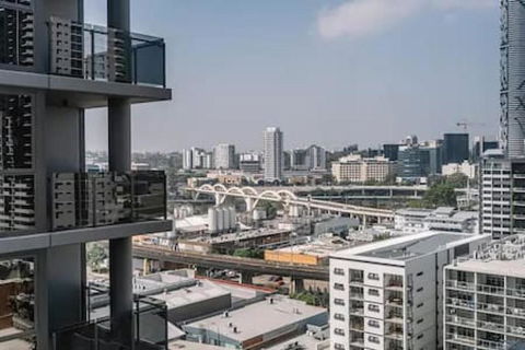 NEW Centrally Located High Level Studio Apartment - Tourism Canberra 0