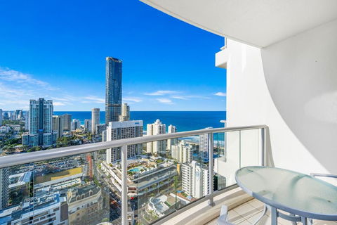 NEW Chevron Ocean Views Central Surfers. - Tourism Canberra 0