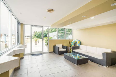 NEW! Ideal 1BR Beachside Studio With Pool - Tourism Canberra 2