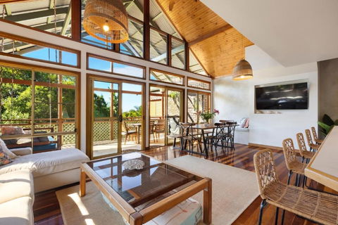 NEW Luxury Angourie Villa! Dream Location, WiFi ++ - Tourism Canberra 0