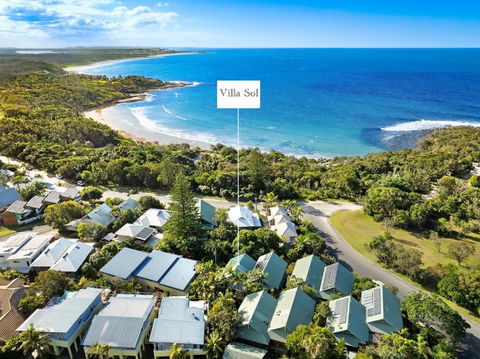 NEW Luxury Angourie Villa! Dream Location, WiFi ++ - Tourism Canberra 1