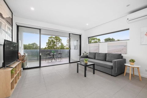 New Modern 2BR 2baths Apt In Homebush Sleeps 6 - Tourism Canberra 2