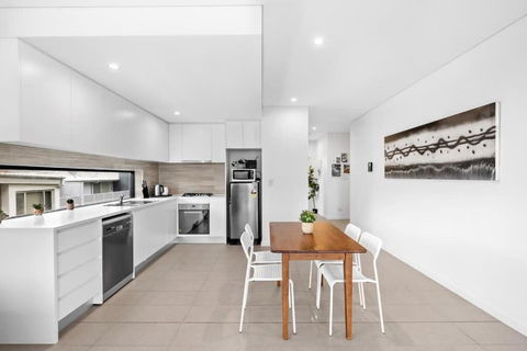 New Modern 2BR 2baths Apt In Homebush Sleeps 6 - Tourism Canberra 3
