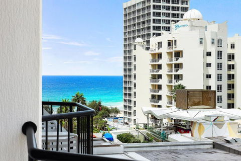 NEW Stunning Central Surfers Studio Apartment. - Tourism Canberra 1