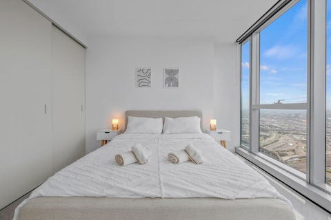 NEW Top Floor L70 CBD Luxury Apt - Tourism Canberra 1