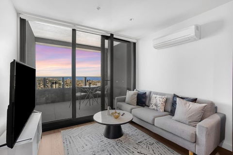 NEW Waterfront Living With Sublime Views 2B1B - Tourism Canberra 1