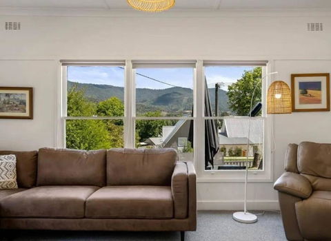 Mount Beauty 3BR Home - Tourism Canberra 3