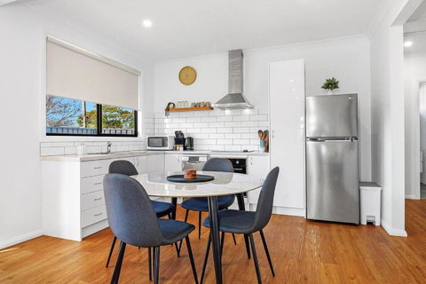 Nth Central 3BR - Split Systems Throughout & Wifi - Tourism Canberra 2