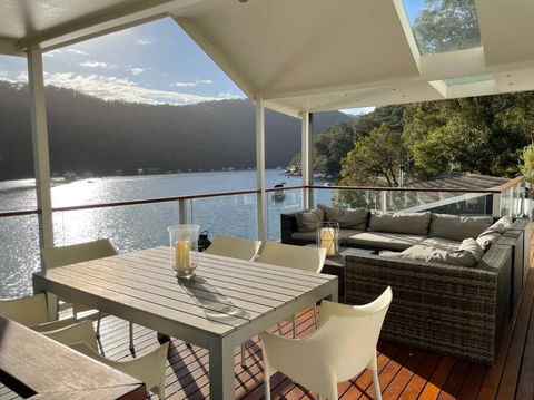 NINE At Berowra Waters, Luxury Waterfront With Hot Tub - Tourism Canberra 1