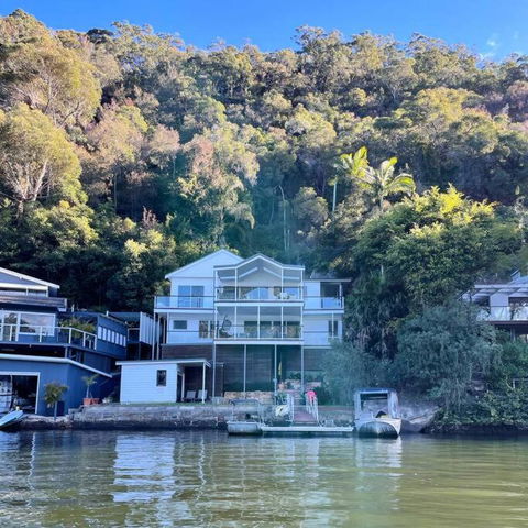 NINE At Berowra Waters, Luxury Waterfront With Hot Tub - Tourism Canberra 2