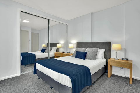 North Sydney Large Two Bedroom MIL2302 - Tourism Canberra 1
