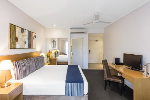 Oaks Broome Hotel - Tourism Canberra 3