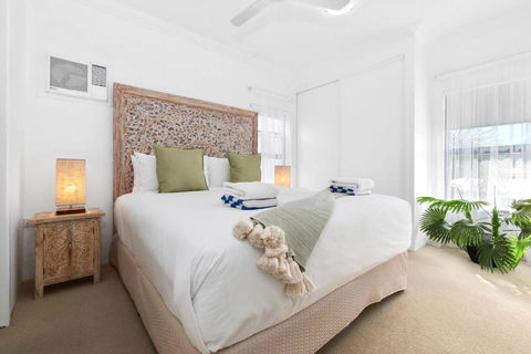 Oasis - Pool, Wifi & Free Parking - Tourism Canberra 0