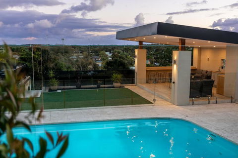 OASIS ON SUNSET - Tranquility Close To The Ocean - Tourism Canberra 1