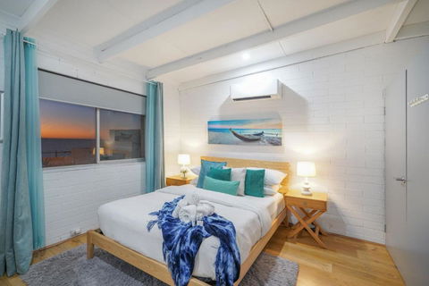 OCEA84 - Quinns Beach Shack: Ocean Views - Tourism Canberra 2