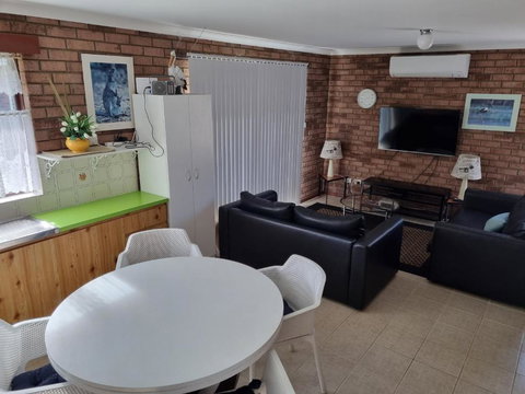 Ocean Beach Chalet 16 - Tourism Canberra 3