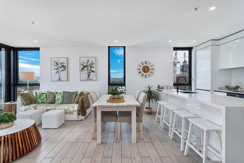 OPUS Apartment - Beach At Your Doorstep Short Walk To Light Rail - Tourism Canberra 3