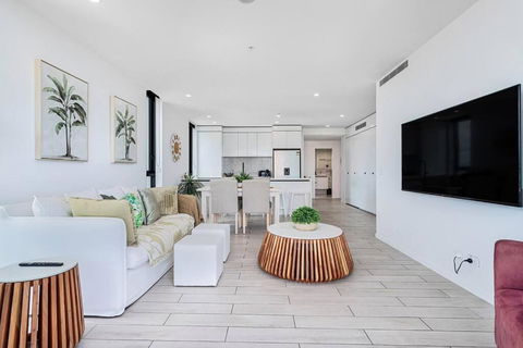 OPUS Apartment - Beach At Your Doorstep Short Walk To Light Rail - Tourism Canberra 2