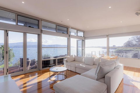 Oceanview Oasis In Opossum Bay - Tourism Canberra 1