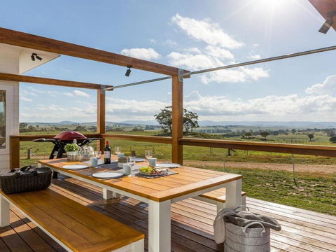 On A Hill - Tourism Canberra 0