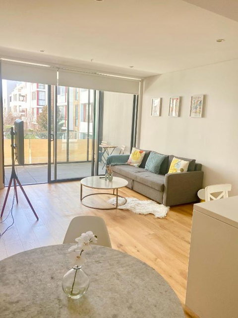 One Bedroom With Roof Top Pool - Tourism Canberra 1