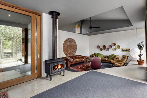 One-Dunny Beach House - Tourism Canberra 0