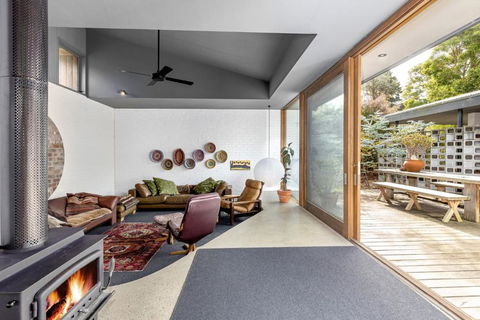 One-Dunny Beach House - Tourism Canberra 1