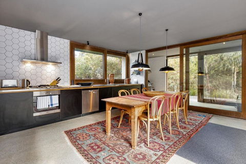 One-Dunny Beach House - Tourism Canberra 3