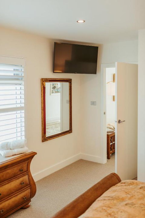 ONE Luxury Apartment - Tourism Canberra 3