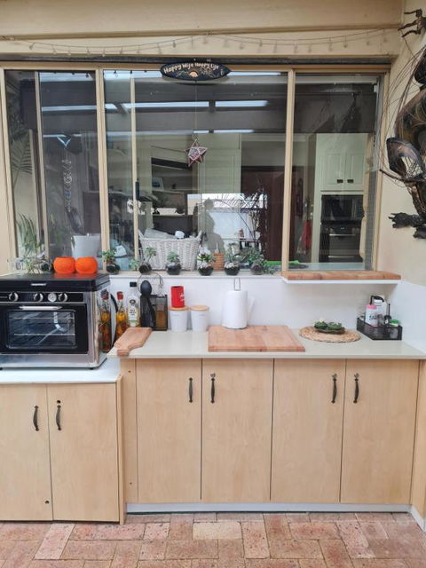 Open Plan Large Home - Tourism Canberra 3