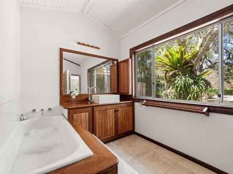 Orchard Homestead Countryside Retreat - Tourism Canberra 3