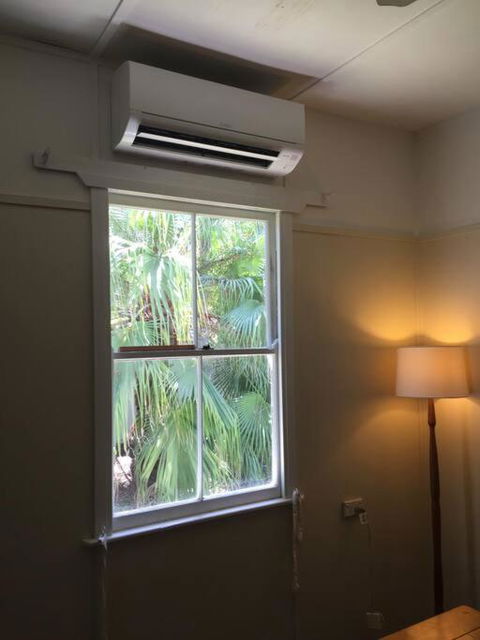 Original Surf Cottage In Heart Of Pottsville Beach - Tourism Canberra 3