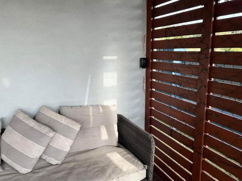 One Bedroom CBD Unit, Walk To Beaches & Cafes - Tourism Canberra 3