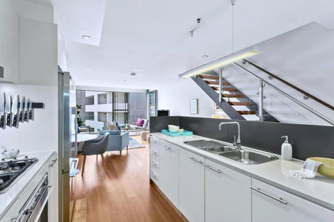OXLST - St Leonards Sophistication Everything At Doorstep - Tourism Canberra 3