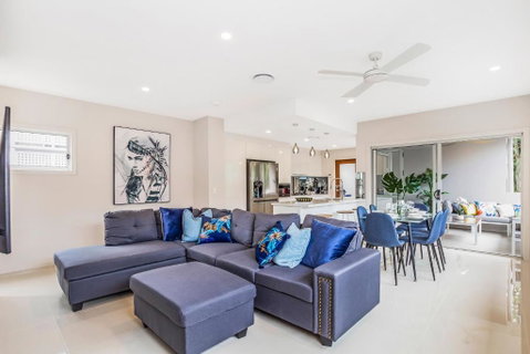 Park Avenue Luxe Townhouse Brand New Sleeps 9 - Tourism Canberra 1