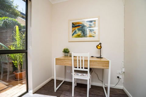 Peaceful 1BR Home Near Canberra Hospital - Tourism Canberra 1
