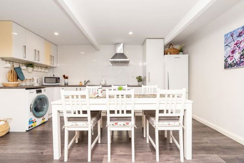 Peaceful 1BR Home Near Canberra Hospital - Tourism Canberra 2