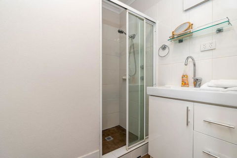 Peaceful 1BR Home Near Canberra Hospital - Tourism Canberra 3