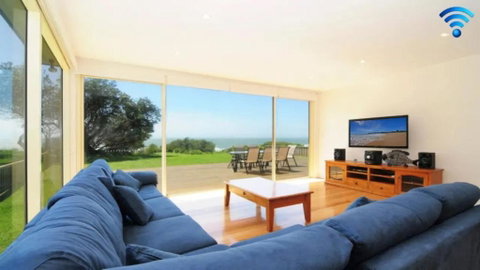 Pacific Views - Tourism Canberra 0