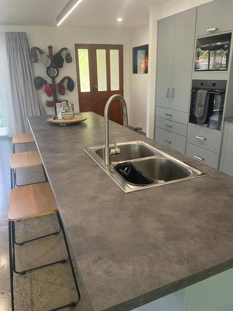 Pandanus Paradise. Newly Renovated 4 Bedroom Home - Tourism Canberra 3