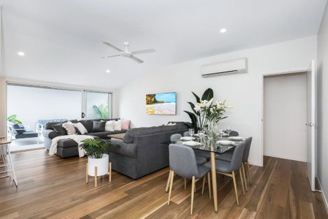 Park Avenue Terrace House Sleeps 9 - Tourism Canberra 2